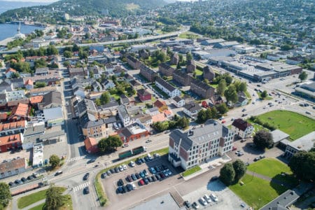 Dronebilde av Strømsø