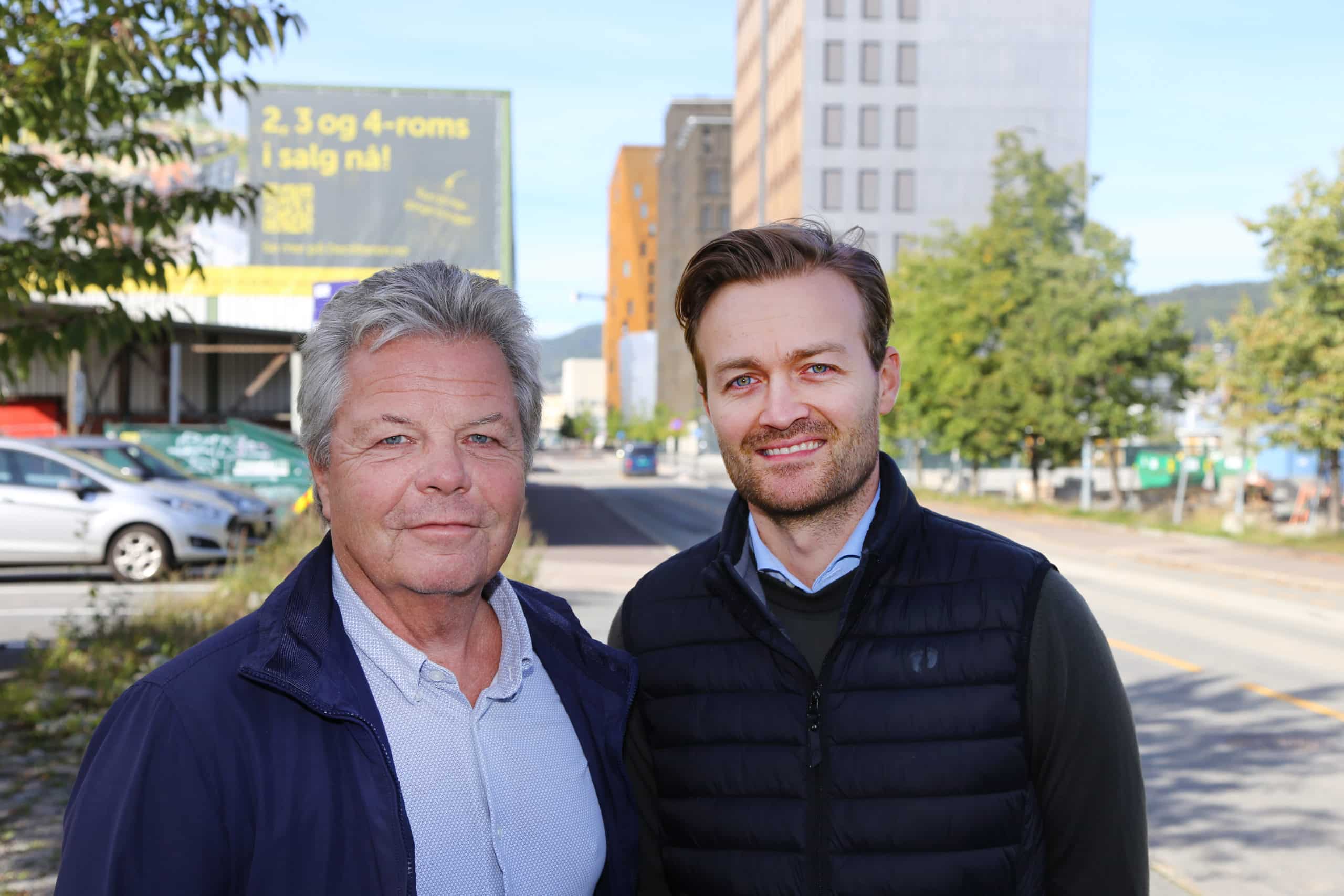 Tor Engebakken og Fabian Nordahl Paus foran Deciliteren